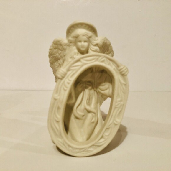 TREASURY OF HOLIDAY GIFTS SET OF 3 PORCELAIN CANDLE HOLDERS WHITE MATTE - Picture 9 of 12